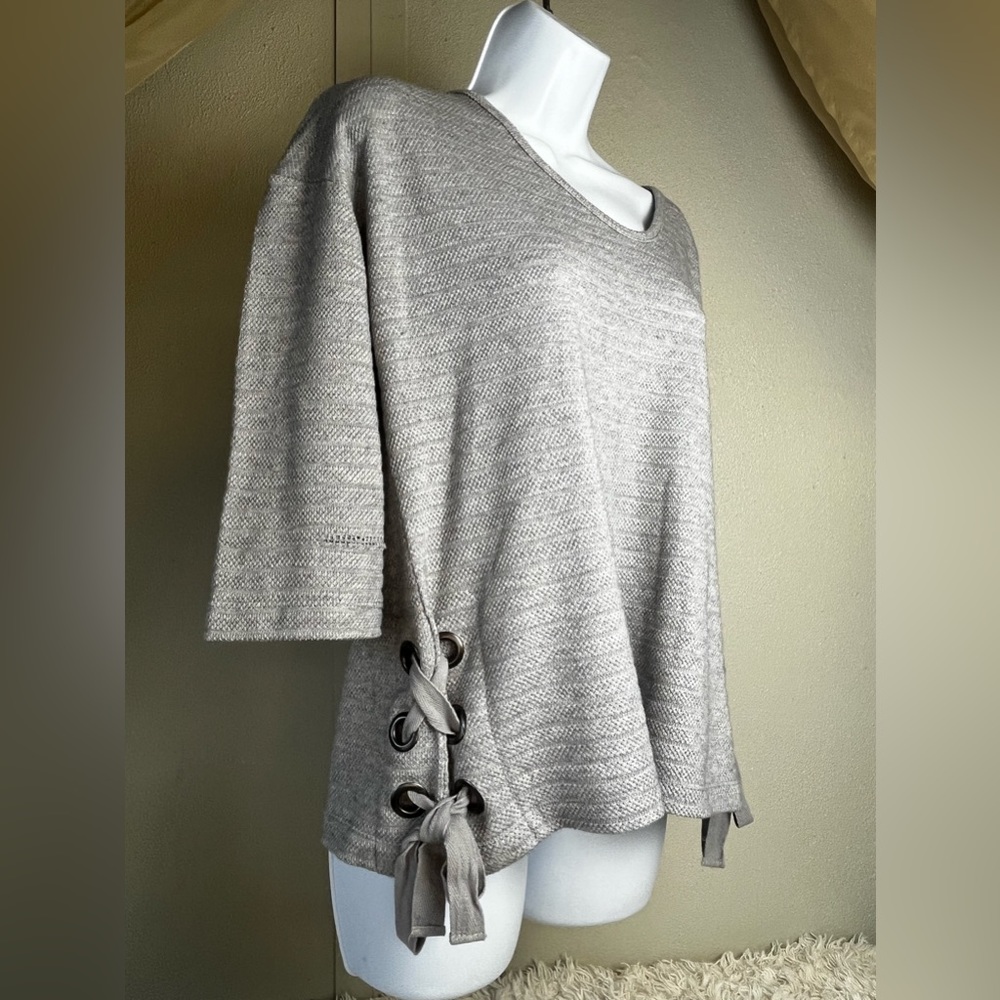 ONQUE CASUAL BLOUSE WITH  LACE DOWN TIE ON SIDES